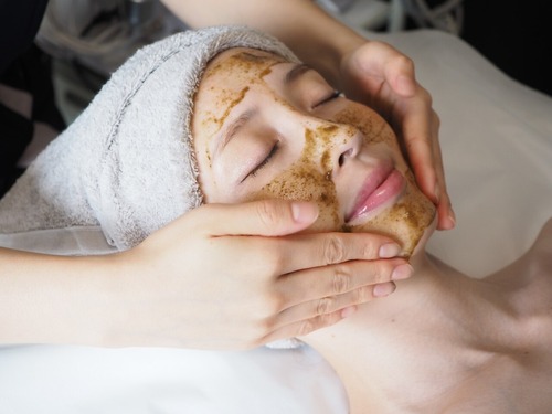 【繰り返す肌トラブルに】剥離ありハーブピーリング