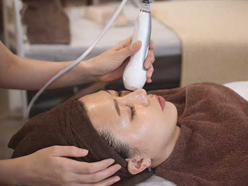 【ニキビ・肌荒れケア】プラズマシャワー & 天然ハーブピーリング